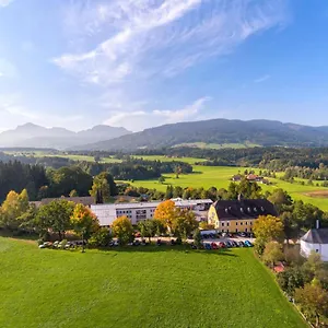 Haus Chiemgau - Kolping-familienhotel Teisendorf